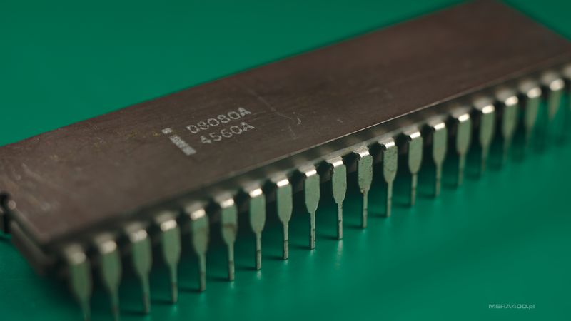 Plik:Intel d8080a angle.jpg