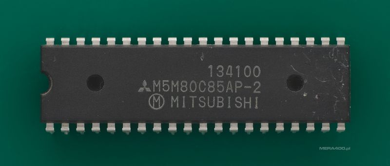 Plik:Mitsubishi M5M80C85AP-2.jpg